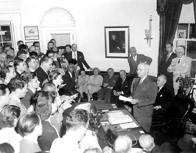 日本のポツダム宣言受諾を発表するトルーマン米大統領（1945年8月14日）
